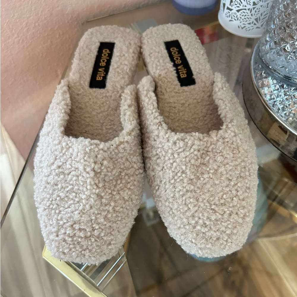 Dolce Vita Faux Fur Mules/Slides/Shoes Size 6